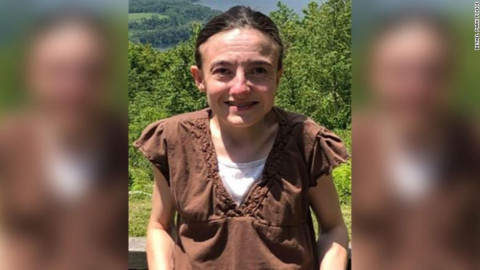 Un hombre se llevó a su novia de vacaciones solo para asesinarla