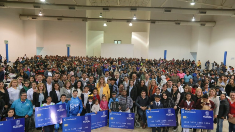Entrega Municipio tarjetas por 100 mdp en Becas