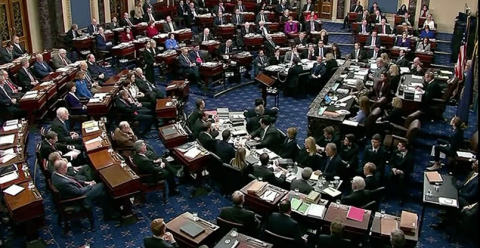 Senadores rechazan llamar a testigos, termina ‘impeachment’ a Trump