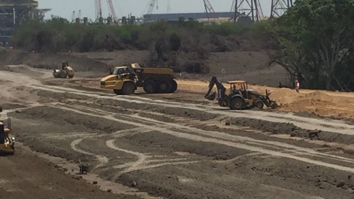 Inversionistas a la espera del desarrollo político en el país