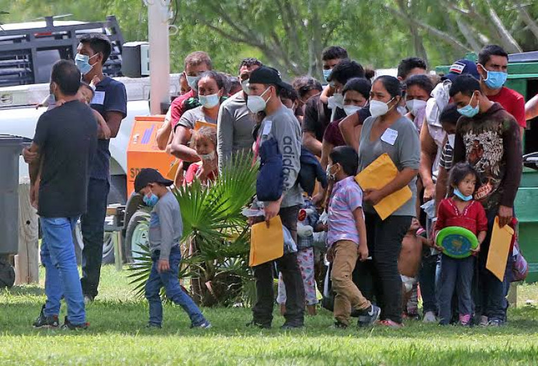 Prohibido "recoger" migrantes para llegar a albergue de positivos a COVID-19