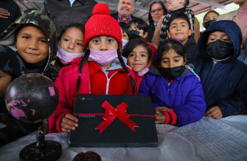 Festejaron niños de primaria visita del Presidente Municipal 