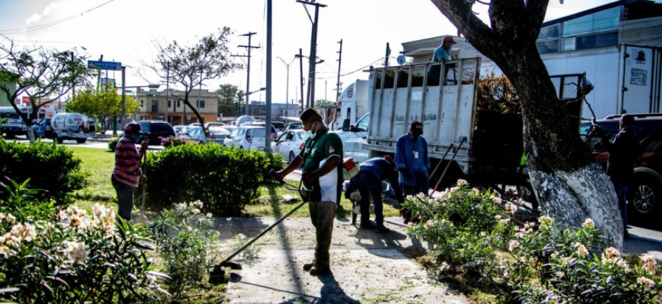 Mejora Gobierno de Matamoros entorno urbano con limpieza de espacios públicos y avenidas principales