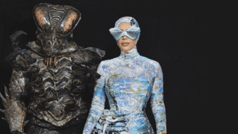 La familia West-Kardashian posa con un nuevo disfraz