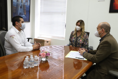 Firman Municipio e INSUS escrituras de terrenos con obras del PMU 