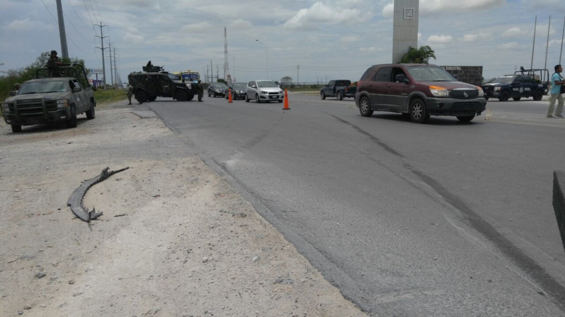 Vuelca vehículo blindado de la SEDENA
