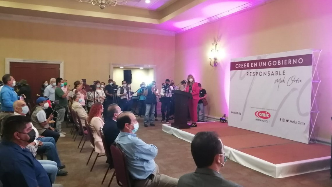 Desarrolla ponencia en Matamoros la Doctora Maki Ortíz