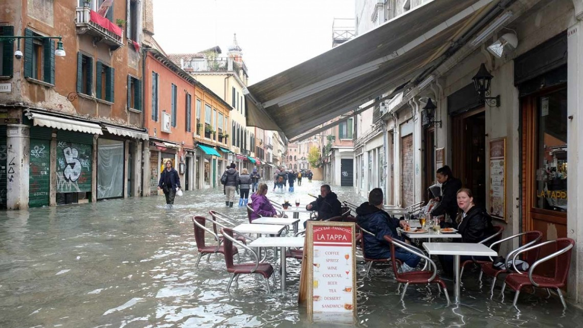 Marea alta se regula en Venecia