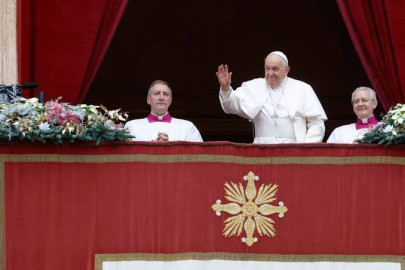 El papa pide afrontar el fenómeno de las migraciones