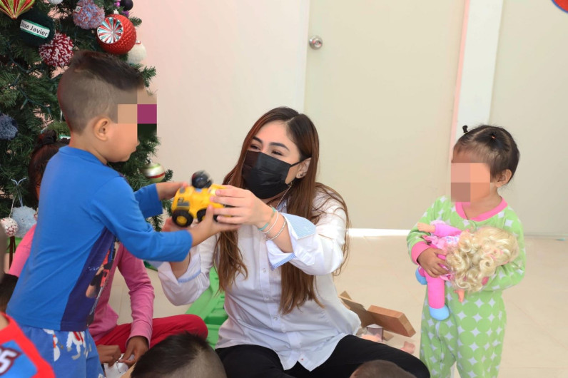 Celebran llegada de Reyes Magos en Complejo Asistencial DIF Reynosa 