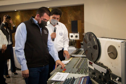 Preside Rector ceremonia por el 30 aniversario de Radio UAT