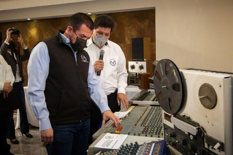 Preside Rector ceremonia por el 30 aniversario de Radio UAT