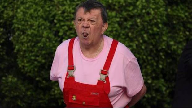 Los memes brillan por autobiografía de Chabelo