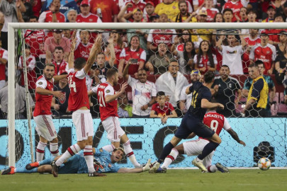 Real Madrid y Arsenal empatan a 2 en la ICC