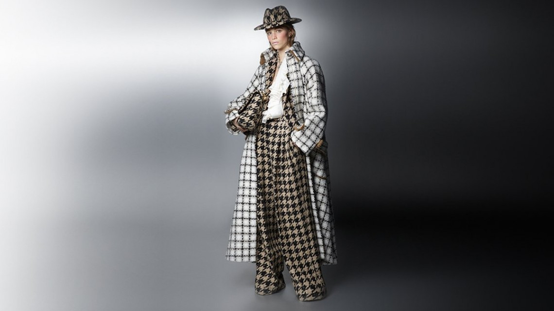 Chanel rinde homenaje a Karl Lagerfeld en su desfile