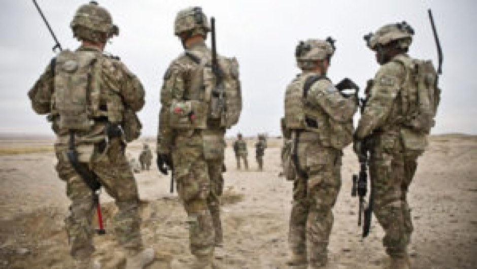 Francia anuncia que permanecerá militarmente en Siria