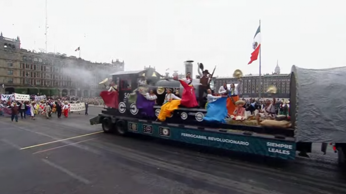 Asi se vive el desfile cívico militar por el 112 aniversario de la Revolución Mexicana 