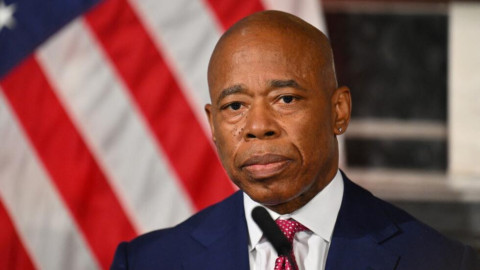 El alcalde de Nueva York, Eric Adams, es acusado de corrupción y fraude