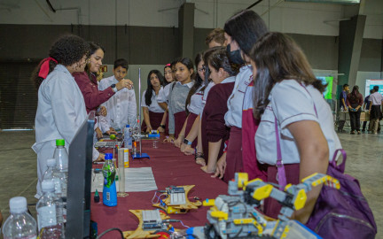 Realizan Tercer Encuentro de Ciencia  y Tecnología; exponen 20 proyectos de innovación 