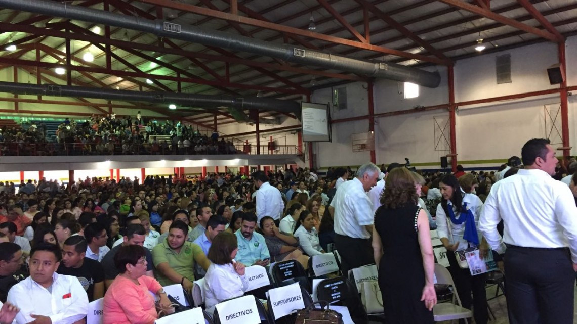 Se reúne Héctor Escobar con maestros de secundarias 