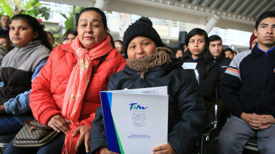 Realizan primer entrega de becas “Propósito”y “Virtud” 