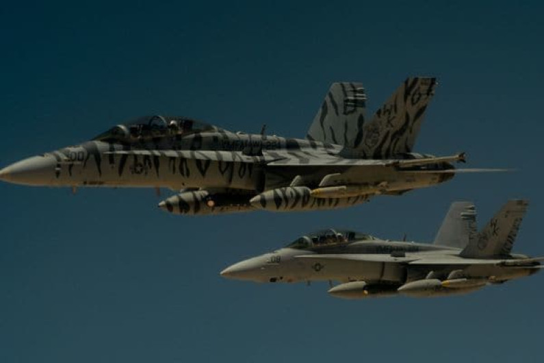 Australia suspende sus operaciones aéreas en Siria