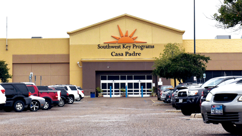 Casi 500 mdd para organización al cuidado de niños inmigrantes