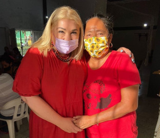 Cuestionan en Matamoros a la diputada Adriana Lozano sobre comparecencia del presidente del INE