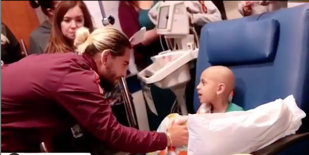 Maluma dona su cabello para los niños con cáncer