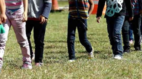 Buscan acomodar 5 mil niños migrantes