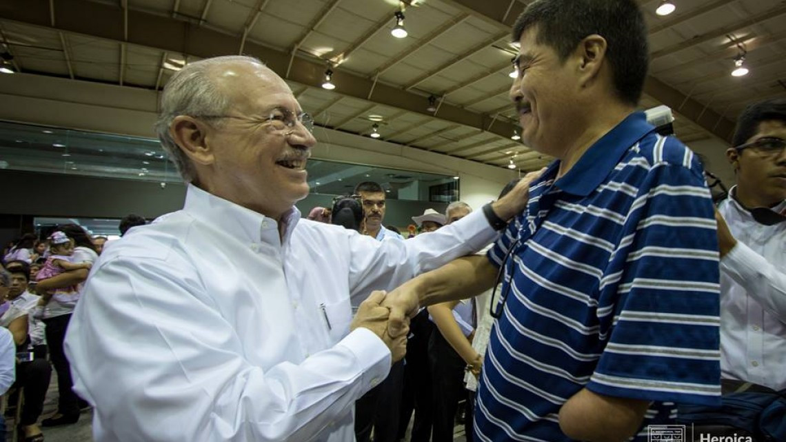 Ayuntamiento felicita a graduados de talleres CEDIF