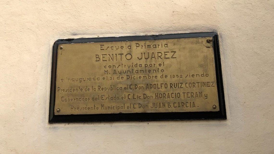 Solicitan a supervisora desaloje la escuela Benito Juárez