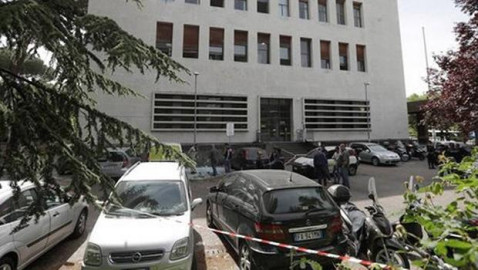 Mafioso toma rehenes en oficina postal en norte de Italia 