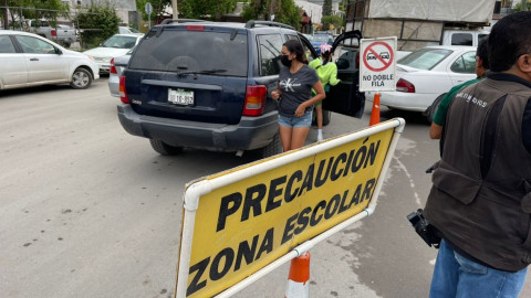 Evacuan a alumnos de primaria por ingreso de hombre armado 