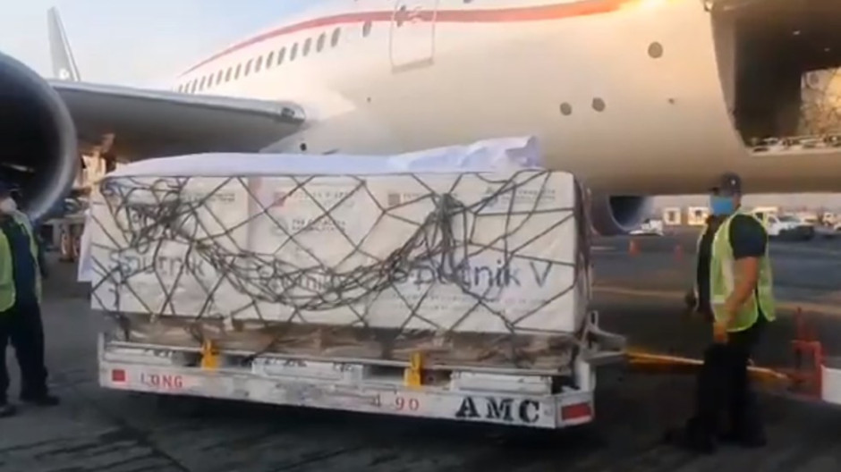 Llegan a México 500 mil dosis de la vacuna Sputnik V