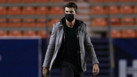 Los gallos se quedan sin entrenador