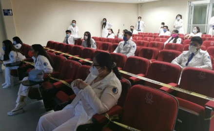 Alumnos de medicina aún sin hacer prácticas en Hospitales
