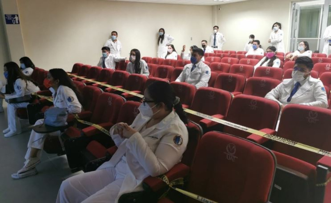 Alumnos de medicina aún sin hacer prácticas en Hospitales