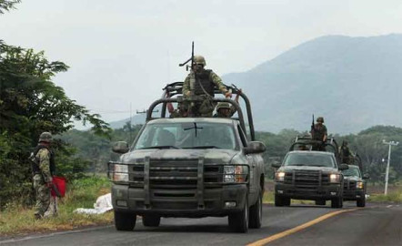 Rescatan a secuestrados en Michoacán 
