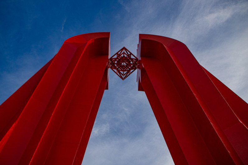 Verifica Alcalde de Matamoros, restauración de “Puerta México” y rehabilitación de canchas deportivas de la 18