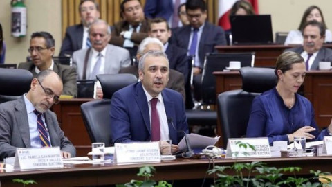 León Krauze y Yuriria Sierra, moderadores del segundo debate presidencial 