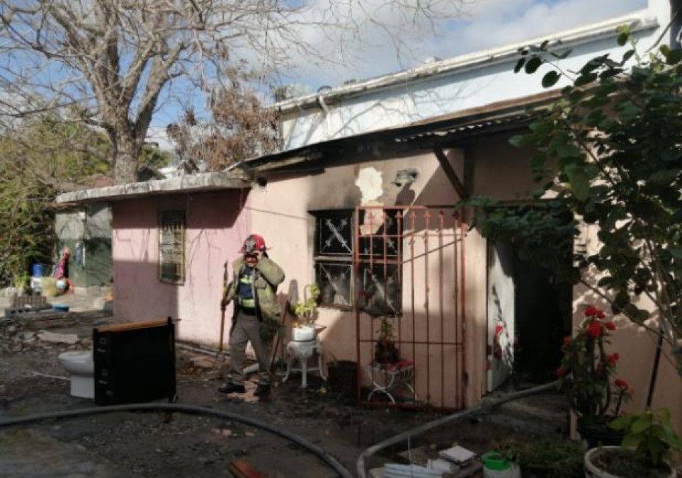 Familia de la zona centro de Matamoros pierde todo en incendio