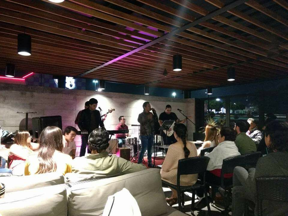 TÉ PARA TRES, celebra al AMOR en hermosa velada