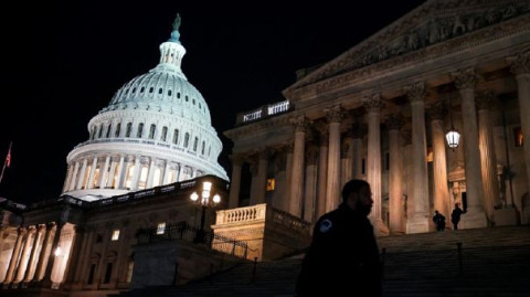 Senado de EU aprueba paquete de gastos por 1,7 billones de dólares
