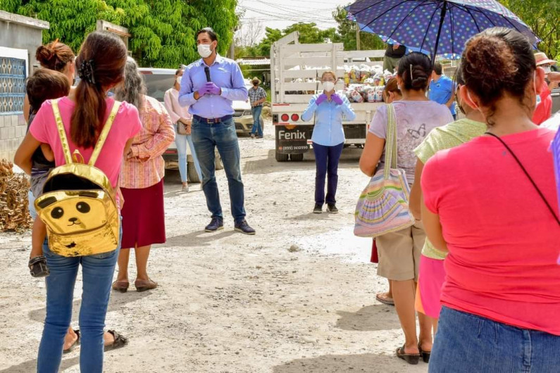 Voluntariado DIF Reynosa continúa con programas de fumigación y asistencia social