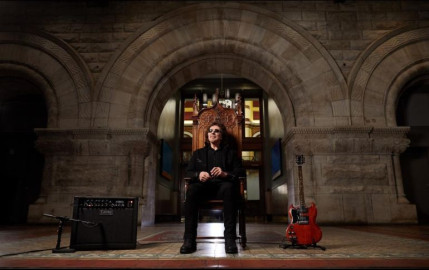Tony Iommi, lanza edición limitada de su mítica guitarra “SG Special”