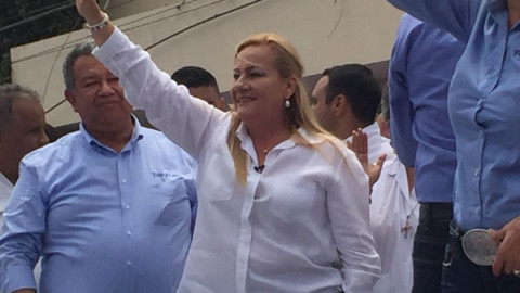 Alma Laura Amparán se registra para alcaldía en Altamira
