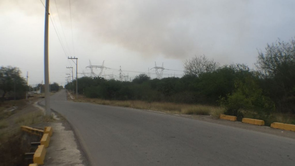 Bloquean acceso a la termoeléctrica de la CFE por presunta contaminación