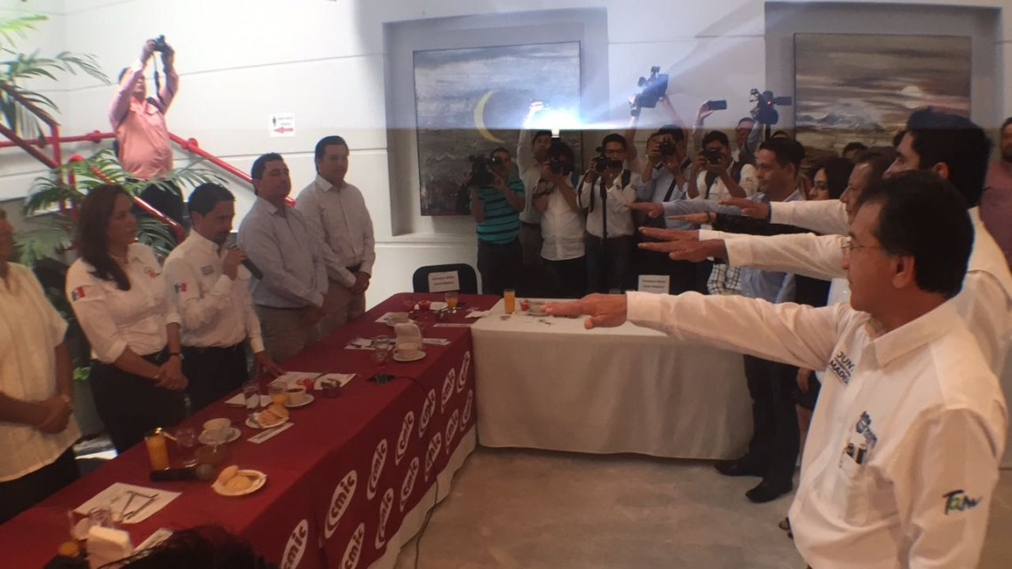 Presenta Andrés Zorrilla programa de obra a integrantes de la CMIC