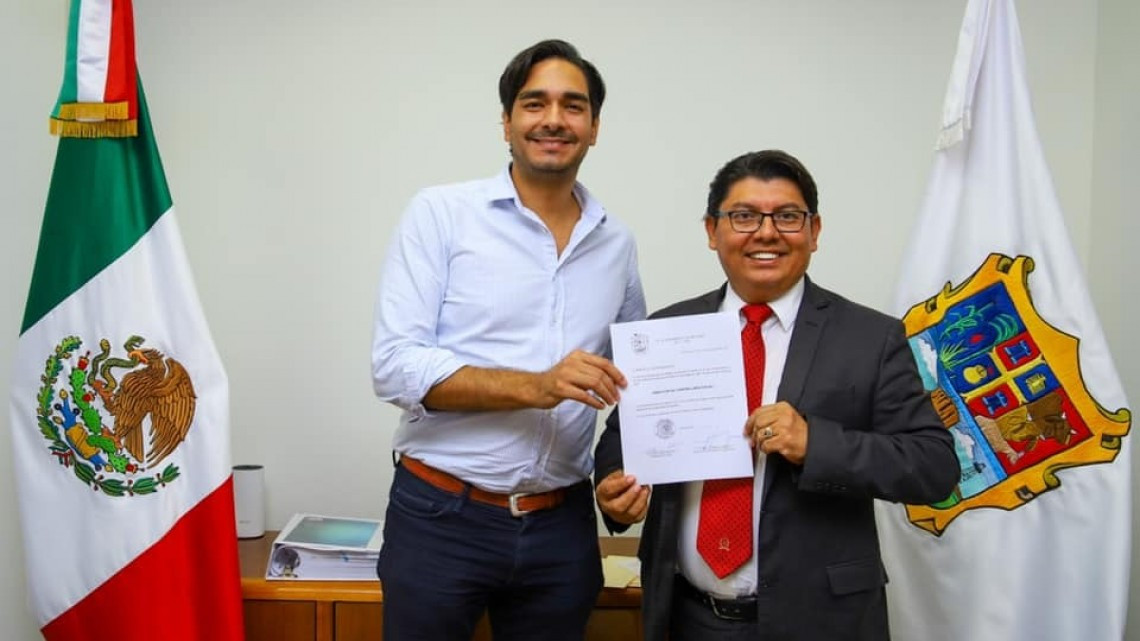 Entrega nombramientos alcalde Carlos Peña Ortiz 